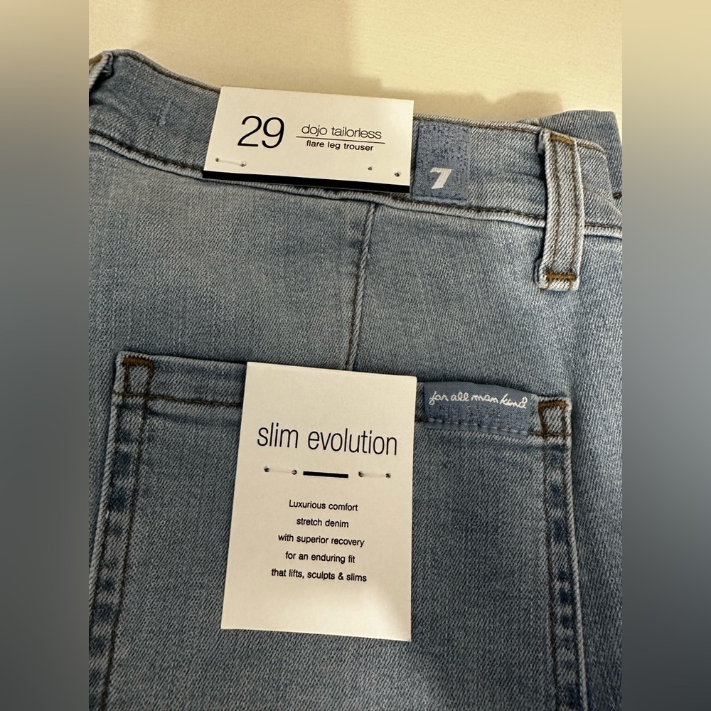 7 For All Mankind Dojo Tailorless Wide Leg Flare Jeans Light Wash Size 29 NWT - Picture 6 of 9